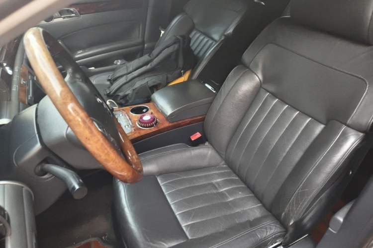 Used Volkswagen Phaeton 2011 3.6L V6 5-Seater Extended Comfort Version Left Front Seat