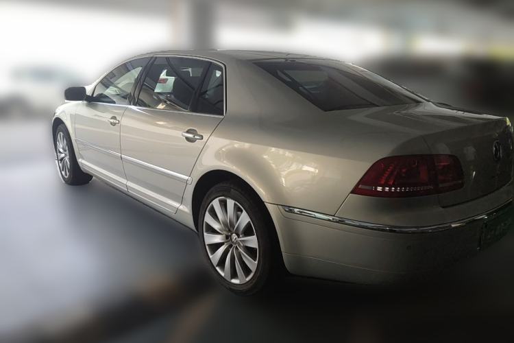 Used Volkswagen Phaeton 2011 3.6L V6 4-Seater Extended-Length Individual Edition Rear Left 45 Deg
