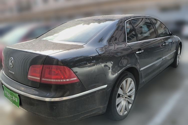 Used Volkswagen Phaeton 2011 3.6L V6 4-Seater Extended-Length Individual Edition Rear Right 45 Deg