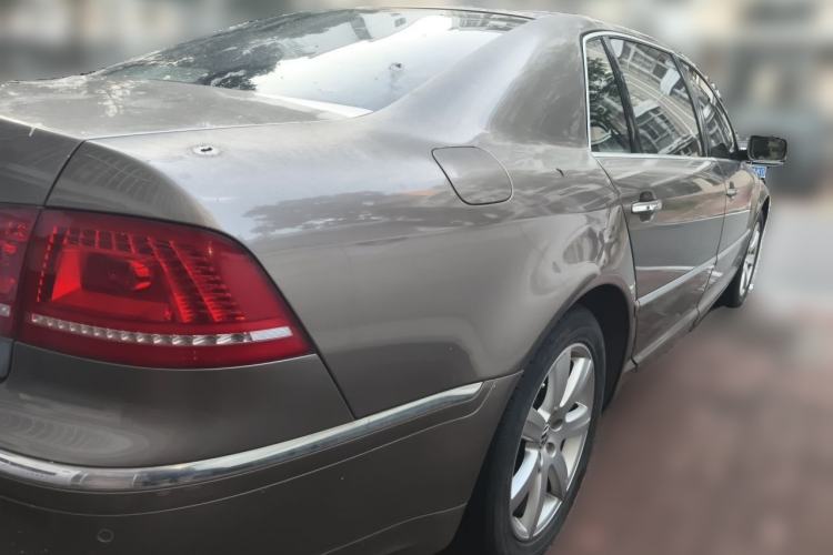 Used Volkswagen Phaeton 2011 3.6L V6 5-Seater Extended Comfort Version Rear Right 45 Deg