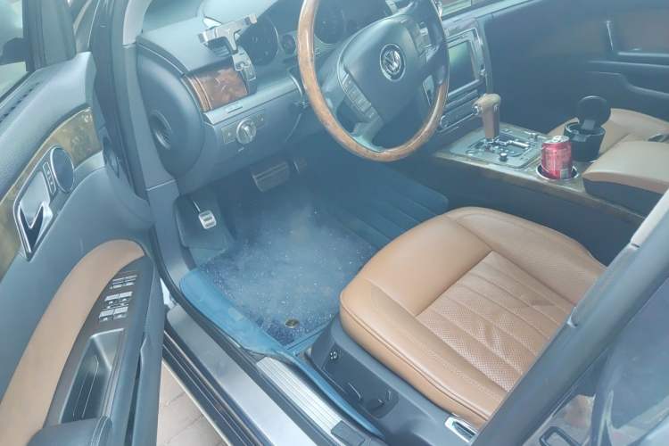 Used Volkswagen Phaeton 2011 3.6L V6 5-Seater Extended Business Edition Driver Seat