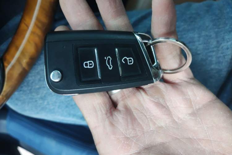 Used Volkswagen Phaeton 2011 3.6L V6 5-Seater Extended Business Edition Vehicle Key