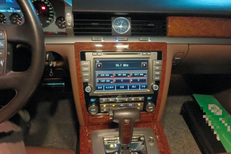 Used Volkswagen Phaeton 2012 3.0L Business Edition Audio And AC Panel