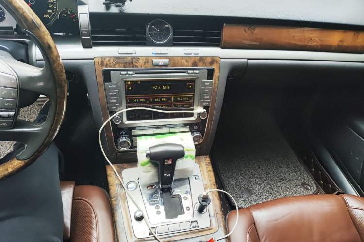 Used Volkswagen Phaeton 2012 3.0L Elite Custom Edition Audio And AC Panel