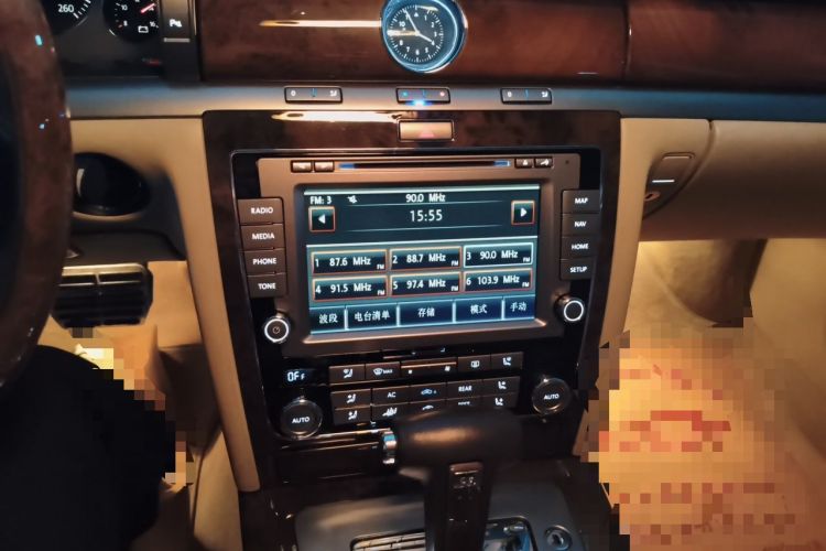 Used Volkswagen Phaeton 2012 3.6L Deluxe Custom Edition Audio And AC Panel