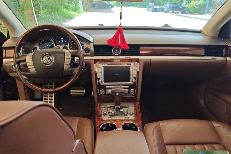 Used Volkswagen Phaeton 2012 3.0L Executive Version Center Console