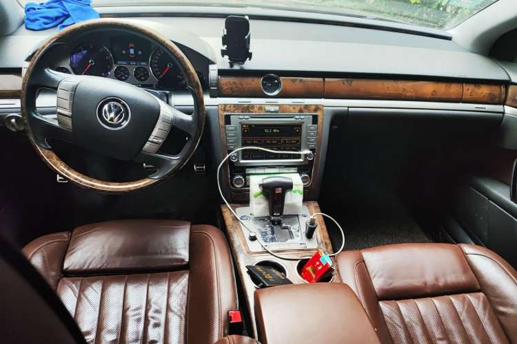 Used Volkswagen Phaeton 2012 3.0L Elite Custom Edition Center Console