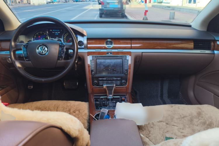 Used Volkswagen Phaeton 2012 3.0L Business Edition Center Console