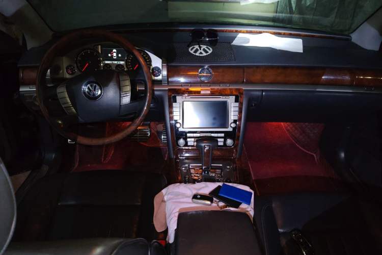 Used Volkswagen Phaeton 2012 3.0L Executive Version Center Console