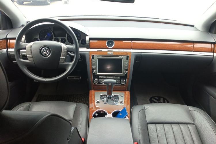 Used Volkswagen Phaeton 2012 3.0L Business Edition Center Console