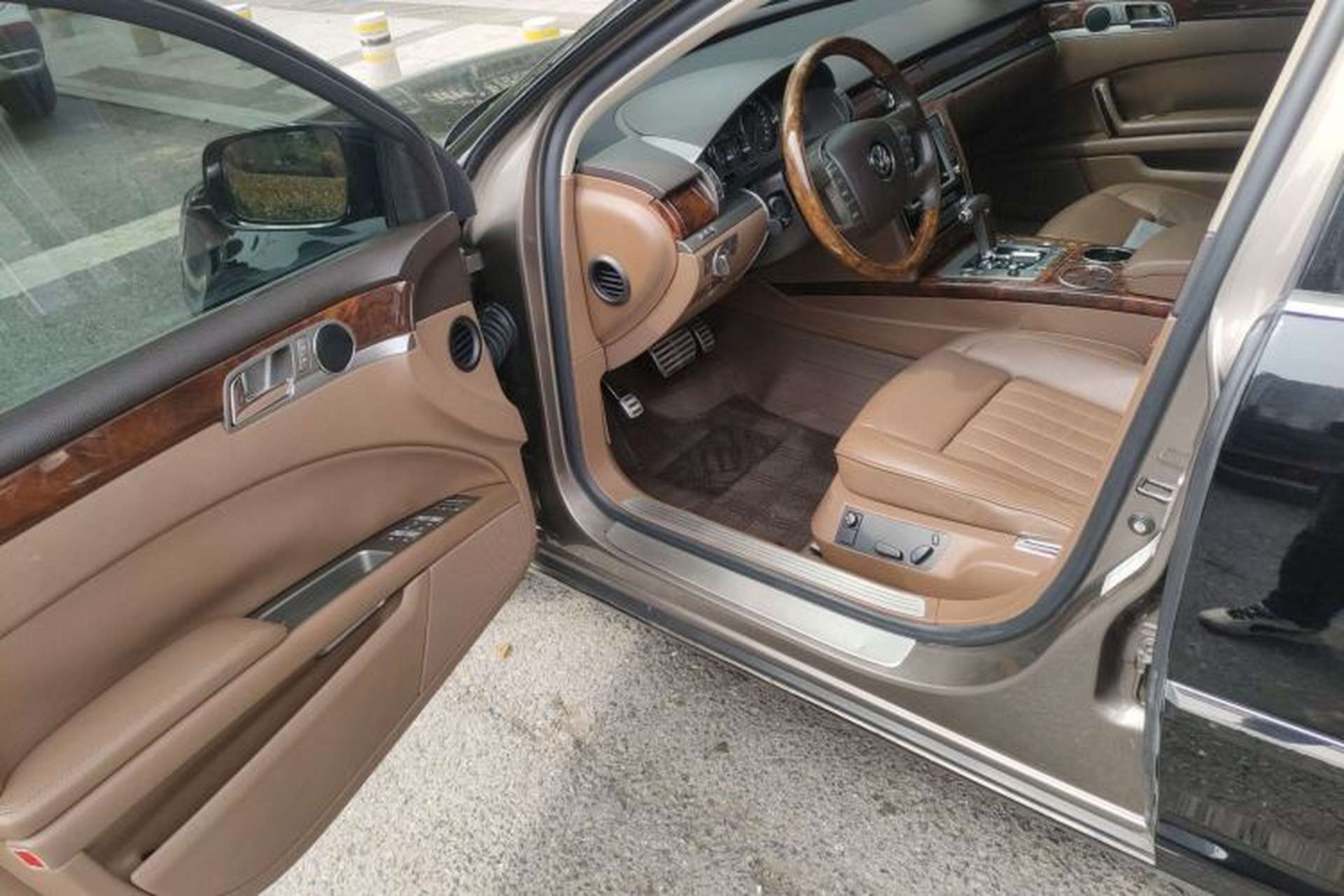 Used Volkswagen Phaeton 2012 3.0L Executive Version Driver Seat