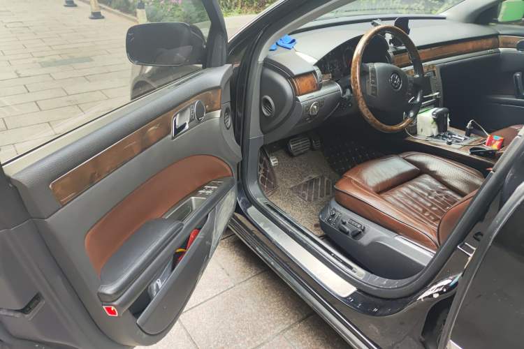 Used Volkswagen Phaeton 2012 3.0L Elite Custom Edition Driver Seat