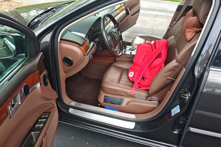 Used Volkswagen Phaeton 2012 3.0L Business Edition Driver Seat