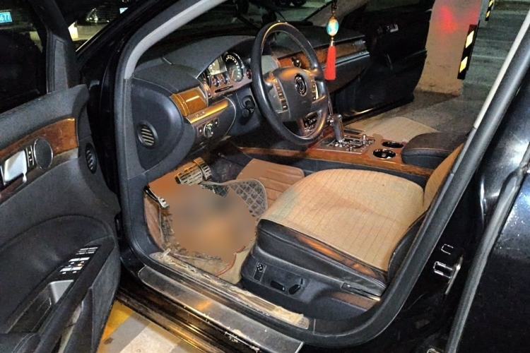 Used Volkswagen Phaeton 2012 3.0L Business Edition Driver Seat