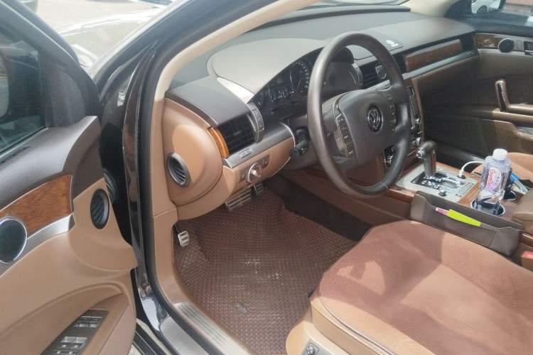 Used Volkswagen Phaeton 2012 3.0L Business Edition Driver Seat