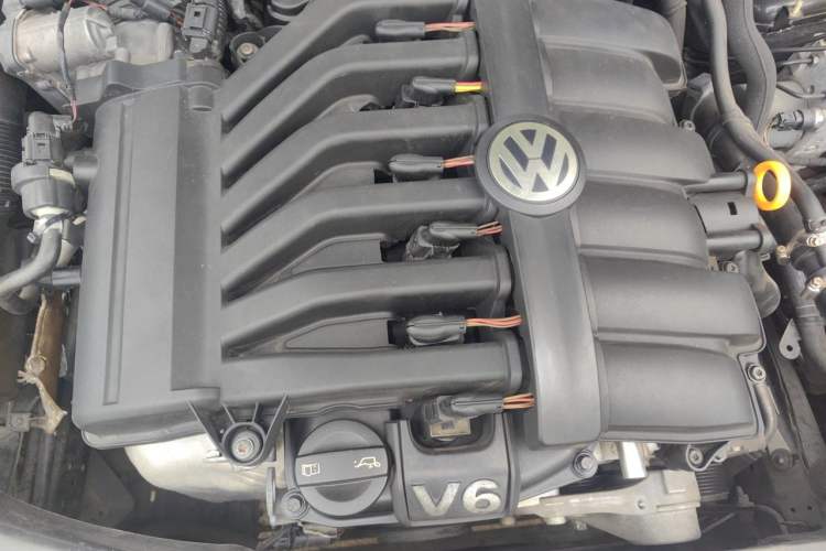 Used Volkswagen Phaeton 2012 3.6L Deluxe Custom Edition Engine Bay
