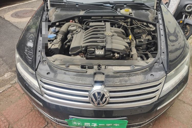 Used Volkswagen Phaeton 2012 3.0L Business Edition Engine Bay