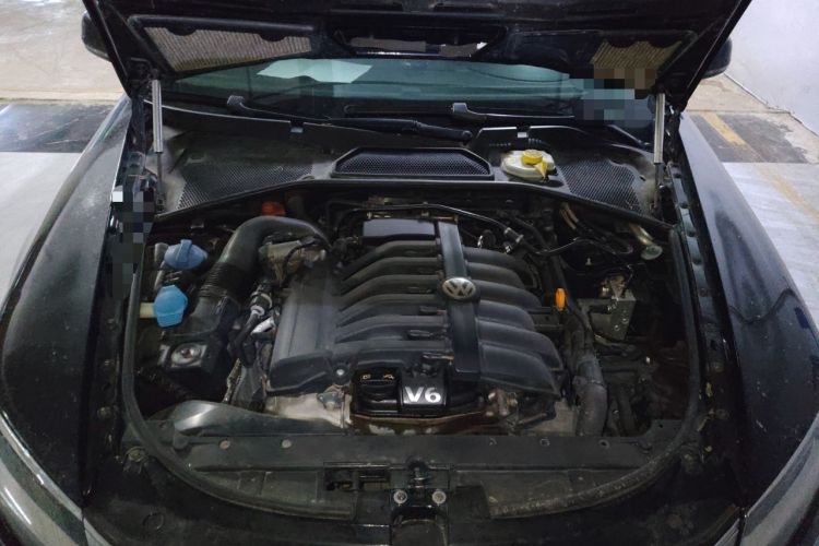 Used Volkswagen Phaeton 2012 3.0L Executive Version Engine Bay