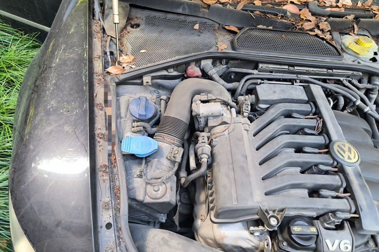 Used Volkswagen Phaeton 2012 3.0L Business Edition Engine Bay Right