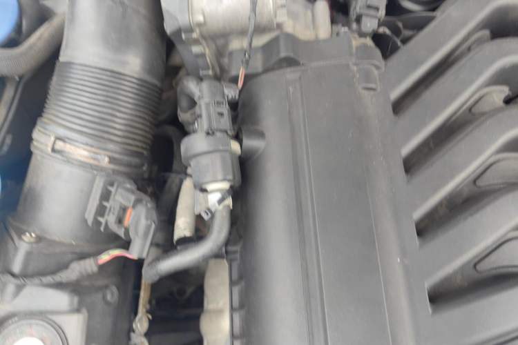 Used Volkswagen Phaeton 2012 3.6L Deluxe Custom Edition Engine Bay Right