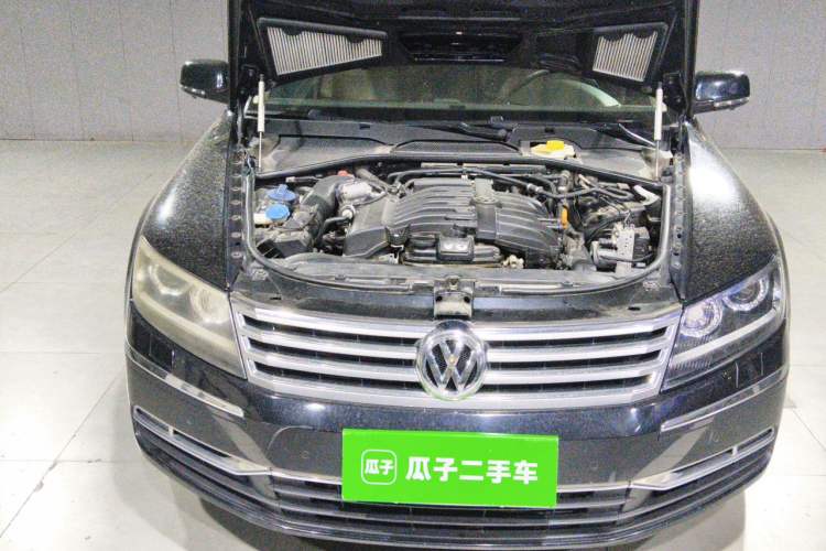 Used Volkswagen Phaeton 2012 3.0L Business Edition Engine Bay Right