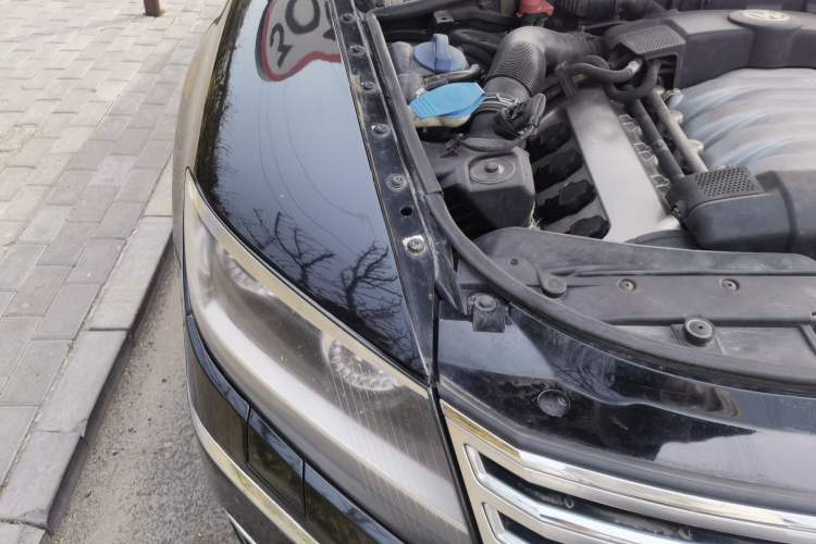 Used Volkswagen Phaeton 2012 4.2L Luxury Custom Edition Engine Bay Right
