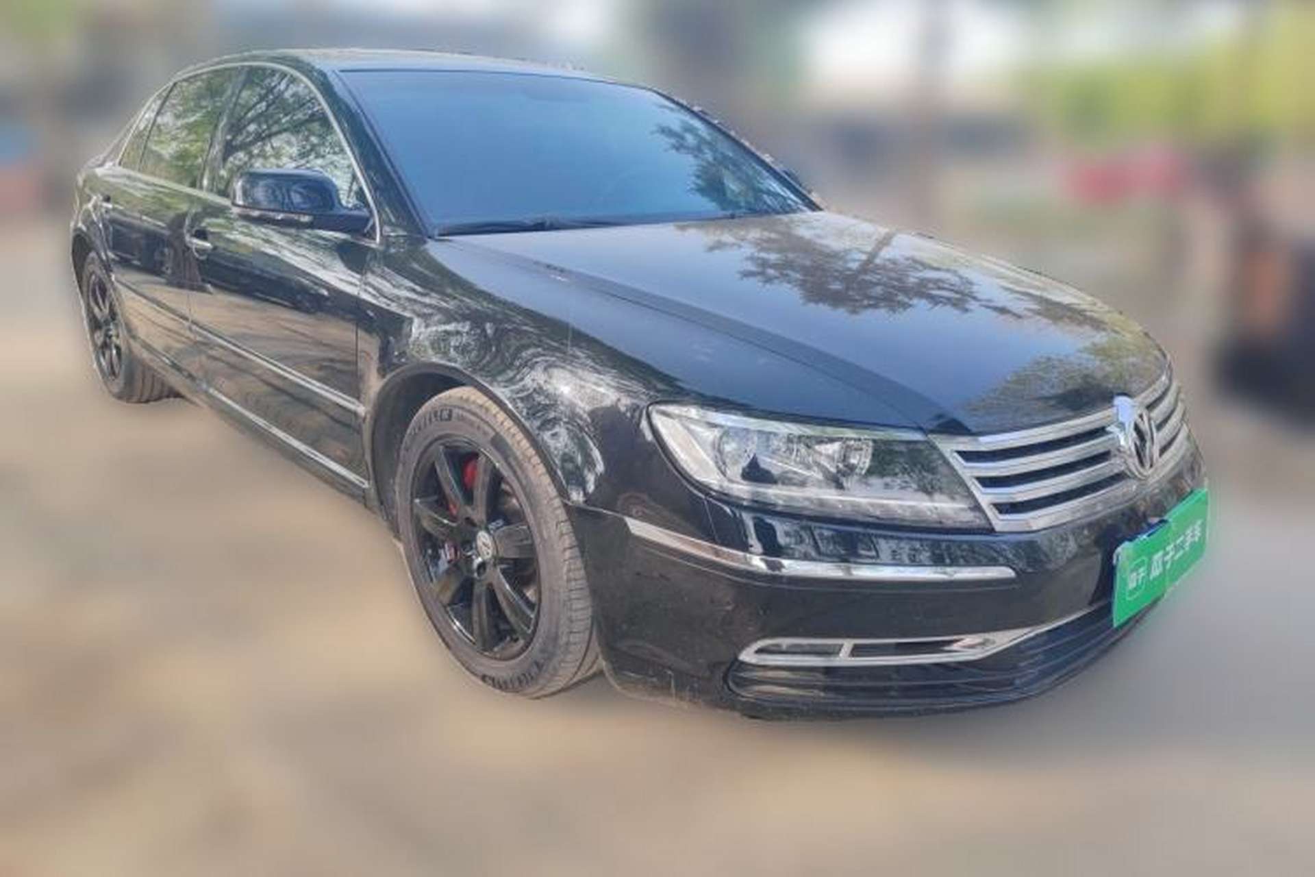 Used Volkswagen Phaeton 2012 3.0L Executive Version Front Right 45 Deg