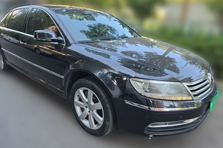 Used Volkswagen Phaeton 2012 3.0L Elite Custom Edition Front Right 45 Deg
