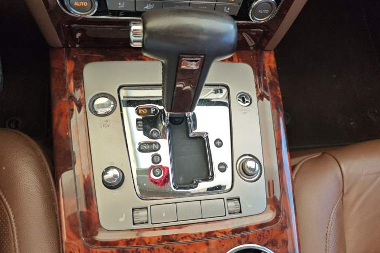 Used Volkswagen Phaeton 2012 3.0L Executive Version Gear Lever