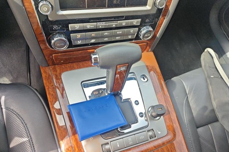 Used Volkswagen Phaeton 2012 3.0L Business Edition Gear Lever