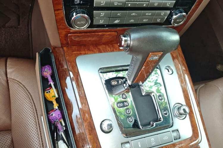 Used Volkswagen Phaeton 2012 3.0L Business Edition Gear Lever