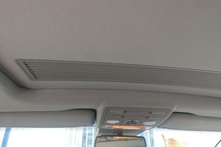 Used Volkswagen Phaeton 2012 3.0L Business Edition Headliner