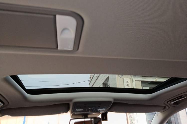 Used Volkswagen Phaeton 2012 4.2L Luxury Custom Edition Headliner