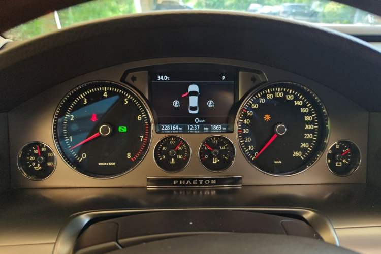 Used Volkswagen Phaeton 2012 3.0L Executive Version Instrument Cluster