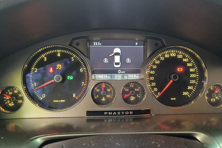 Used Volkswagen Phaeton 2012 3.0L Business Edition Instrument Cluster