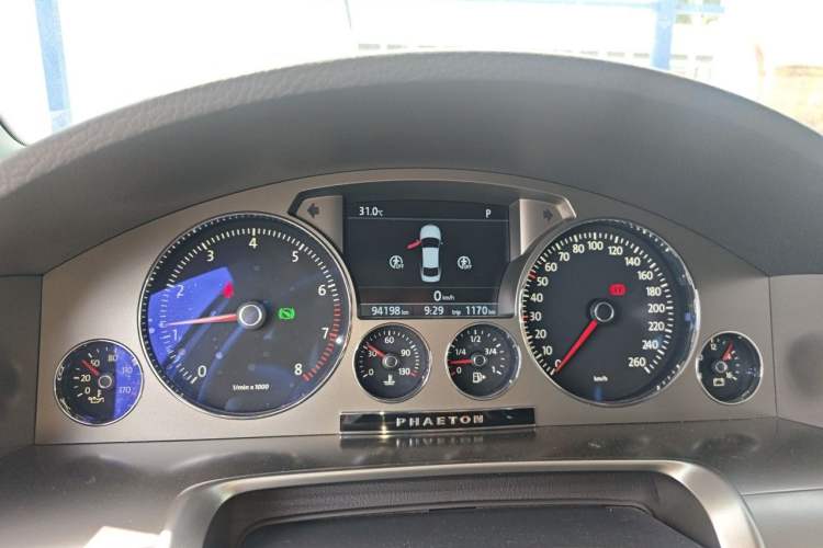 Used Volkswagen Phaeton 2012 3.0L Business Edition Instrument Cluster