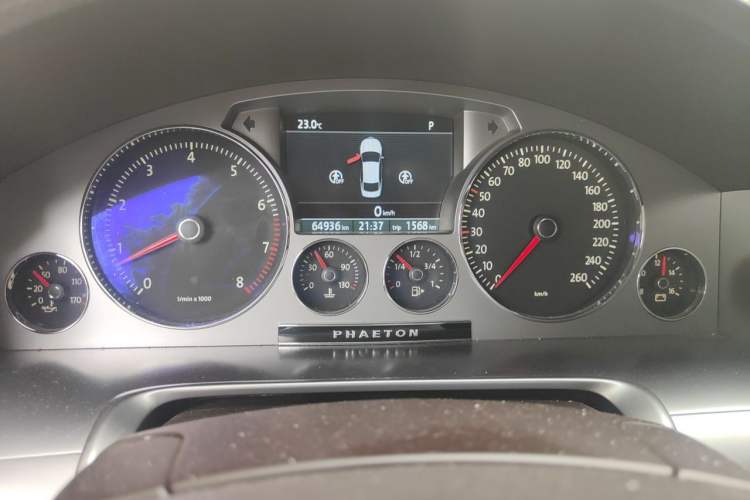 Used Volkswagen Phaeton 2012 3.0L Business Edition Instrument Cluster