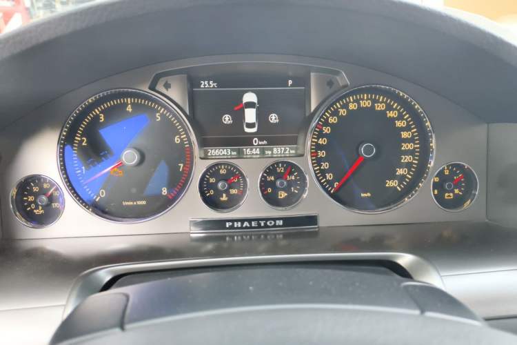 Used Volkswagen Phaeton 2012 3.0L Business Edition Instrument Cluster