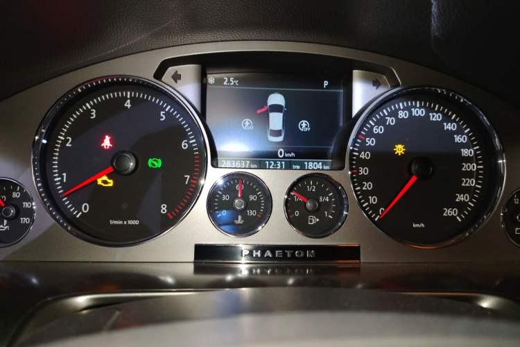 Used Volkswagen Phaeton 2012 3.0L Executive Version Instrument Cluster