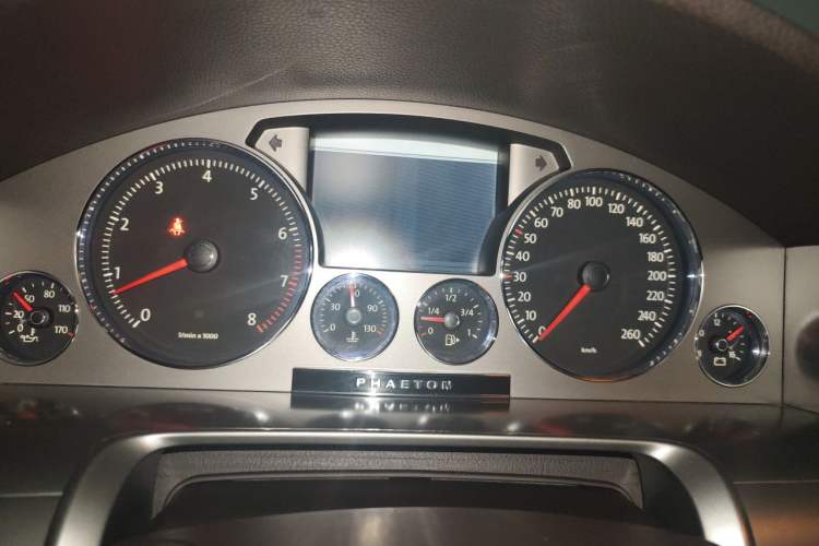 Used Volkswagen Phaeton 2012 3.0L Business Edition Instrument Cluster
