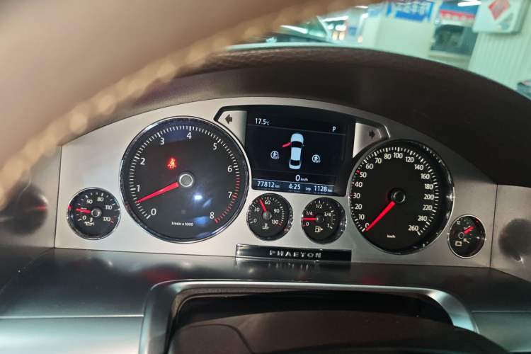 Used Volkswagen Phaeton 2012 3.0L Business Edition Instrument Cluster