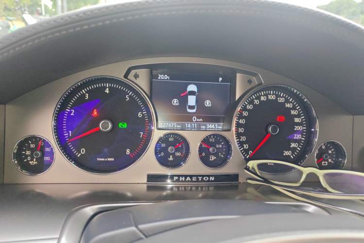 Used Volkswagen Phaeton 2012 3.6L Deluxe Custom Edition Instrument Cluster