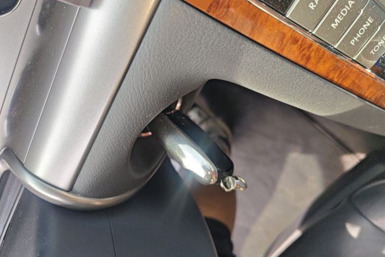 Used Volkswagen Phaeton 2012 3.0L Business Edition Interior 1