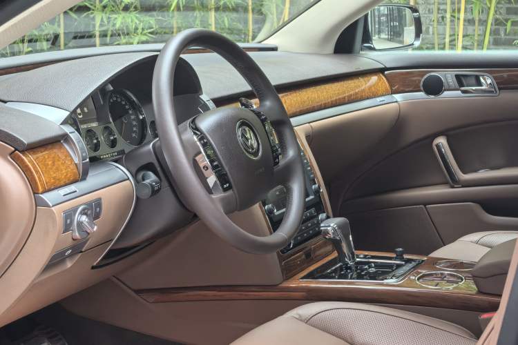 Used Volkswagen Phaeton 2012 3.0L Business Edition Interior 1