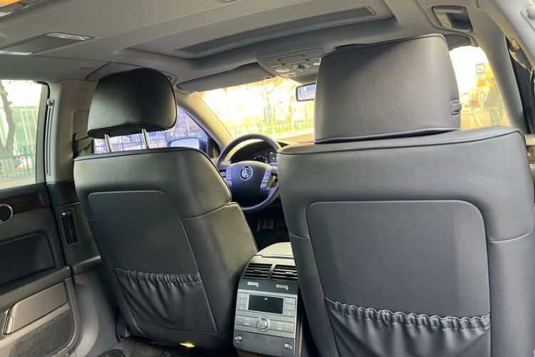Used Volkswagen Phaeton 2012 3.0L Business Edition Interior 10