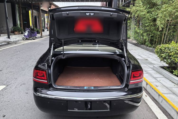 Used Volkswagen Phaeton 2012 3.0L Business Edition Interior 10