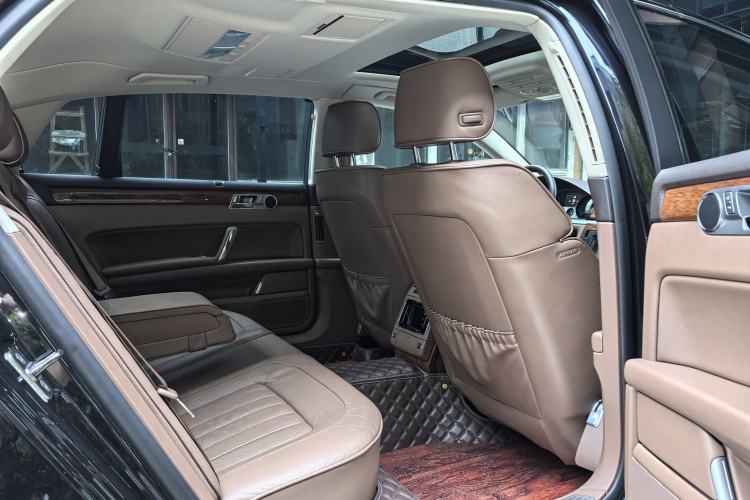 Used Volkswagen Phaeton 2012 3.0L Business Edition Interior 12