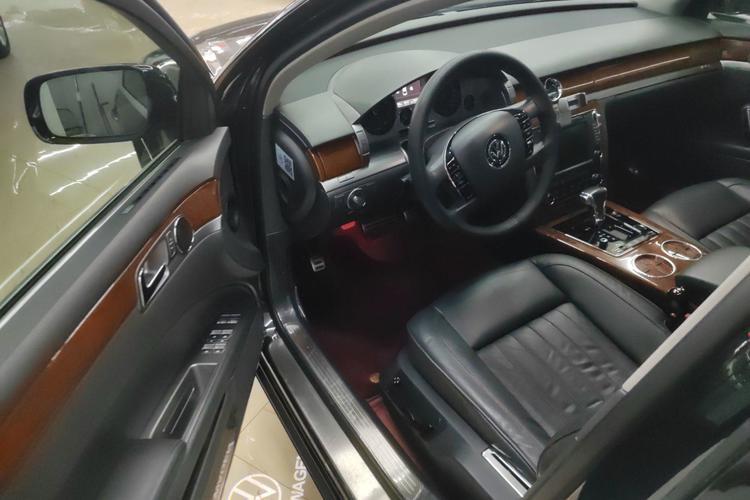 Used Volkswagen Phaeton 2012 3.0L Business Edition Interior 2