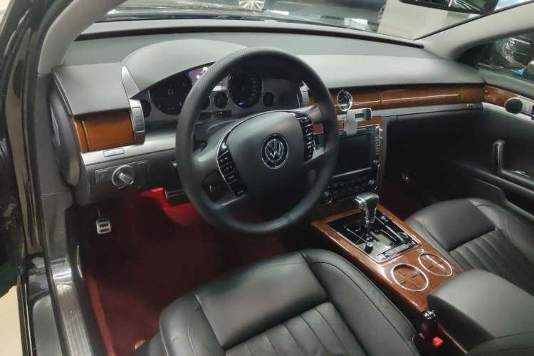 Used Volkswagen Phaeton 2012 3.0L Business Edition Interior 3
