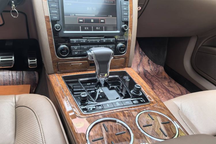 Used Volkswagen Phaeton 2012 3.0L Business Edition Interior 6